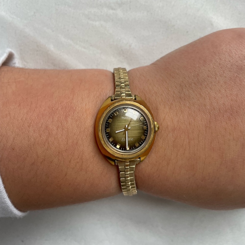 Vintage electric timex watch!
